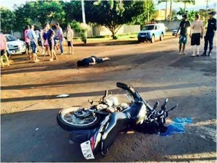Motociclista colide com carro, sofre fraturas e morre no hospital