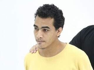 João Carlos, o garçom que ficou conhecido como ‘maníaco’, no dia que foi preso (Foto: Marcos Ermínio/Arquivo)