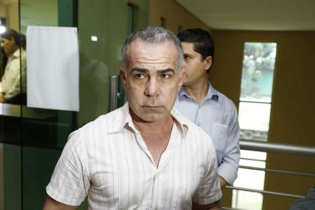 Livio  diz que vai renunciar ao sal&aacute;rio de vereador, mas pode continuar adjunto 