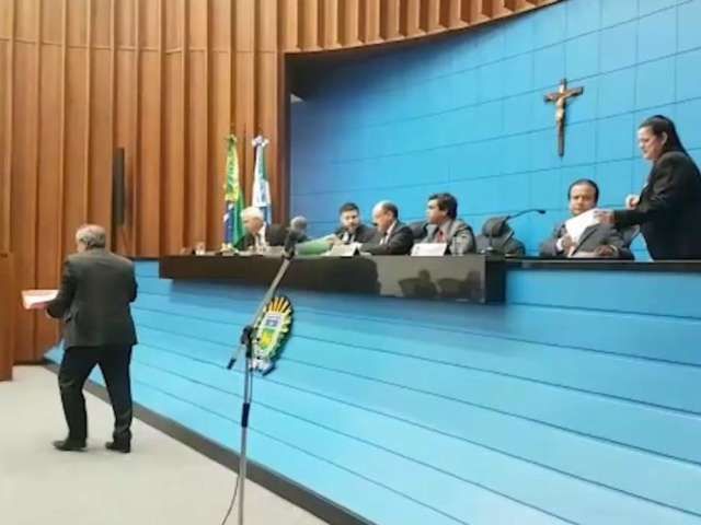 Assembleia aprova reajuste salarial de 3,04% para os servidores estaduais