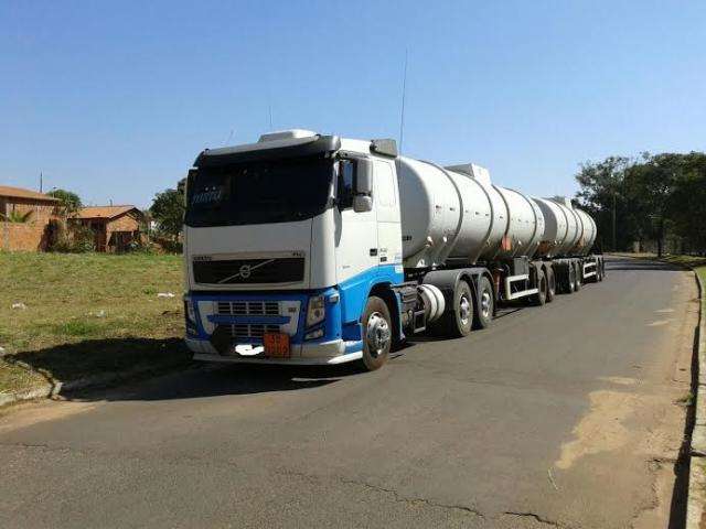 Empresa &eacute; multada por transportar ilegalmente 60 mil litros de diesel