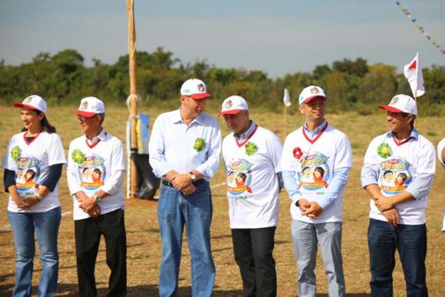 Governador prestigia evento e anuncia gin&aacute;sio para comunidade japonesa