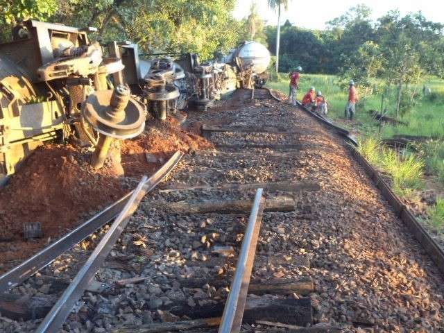 Empresa multada por vazamento diz que possui autoriza&ccedil;&atilde;o para transportar diesel