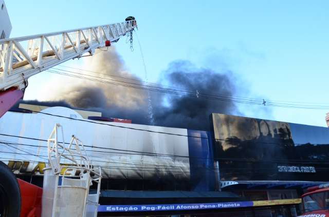 Churrasco ajuda comerciantes de centro comercial vizinho ao Planeta Real