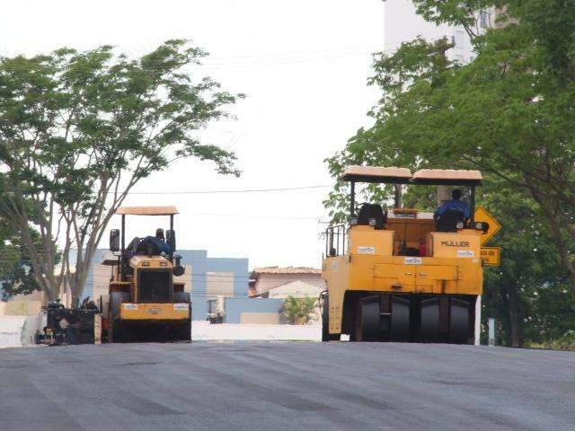 Em meio a chuva, prefeitura prev&ecirc; 2 meses para recuperar trecho no Centro