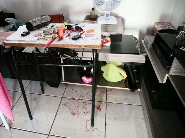 Doze pessoas ficaram ref&eacute;ns em roubo que terminou com ladr&atilde;o morto 