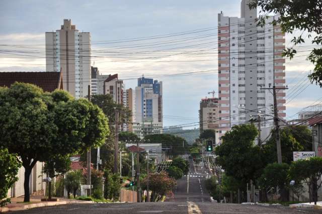 Ter&ccedil;a-feira amanhece com c&eacute;u aberto e dia ser&aacute; de calor na Capital