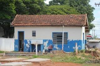 Sede da administração do cemitério Cruzeiro necessita de reforma geral. (Foto Marcos Ermínio)