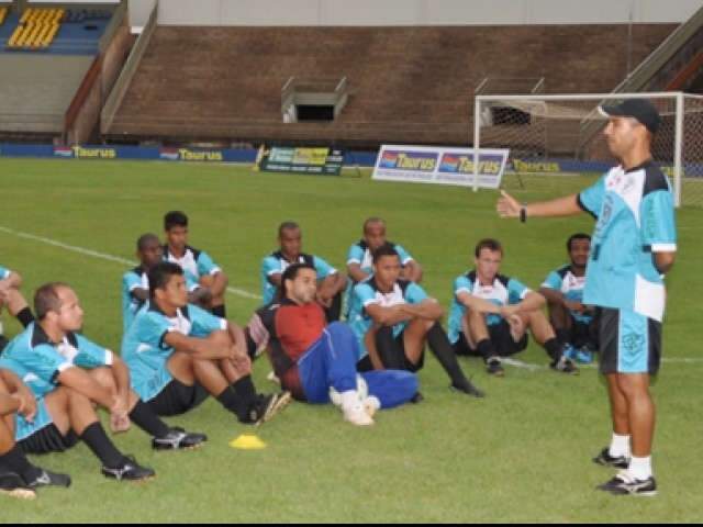  Corumbaense anuncia 3&ordm; t&eacute;cnico na temporada e contrata refor&ccedil;os