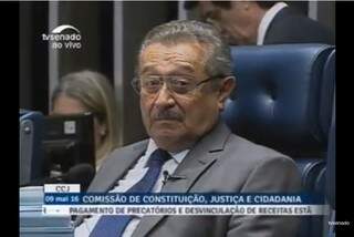 Presidente da CCJ, senador José Maranhão, durante sessão extraordinária que vota a cassação de Delcídio do Amaral (Imagem: TV Senado)