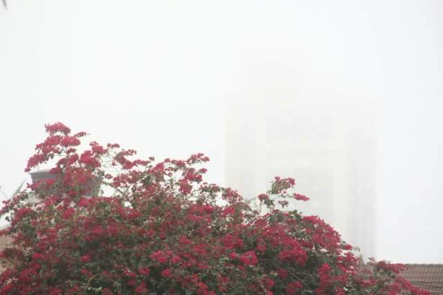 Nevoeiro encobre Campo Grande, mas deve durar poucas horas