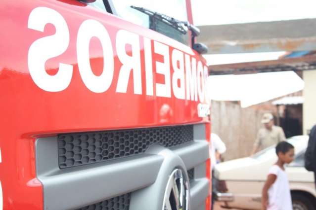 Bombeiro &ldquo;mirim&rdquo; evita destrui&ccedil;&atilde;o de casa pelo fogo em residencial