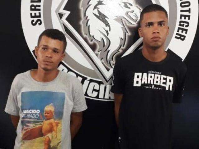 Dupla presa no Centro tinha roubado celular de adolescente de 14 anos 
