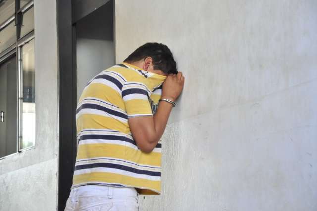 Homem e esposa, gr&aacute;vida de 6 meses, s&atilde;o presos por sequestro de 3 pessoas