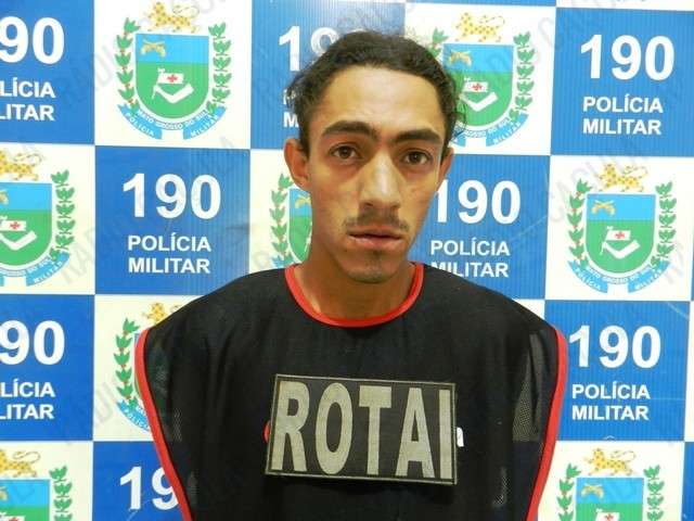 Foragido &eacute; preso depois de bater na casa de policial para pedir comida