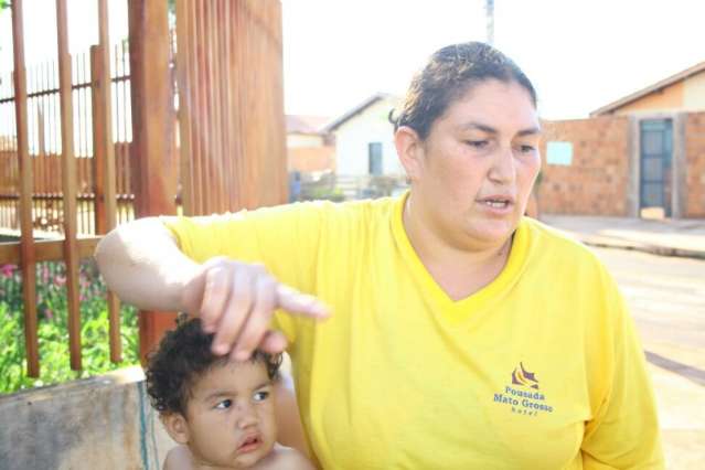 Em protesto, m&atilde;es se dividem sobre falta de comida em creche na Capital