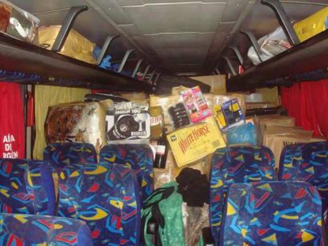  PRF flagra &ocirc;nibus sem poltronas e com 5 toneladas de contrabando