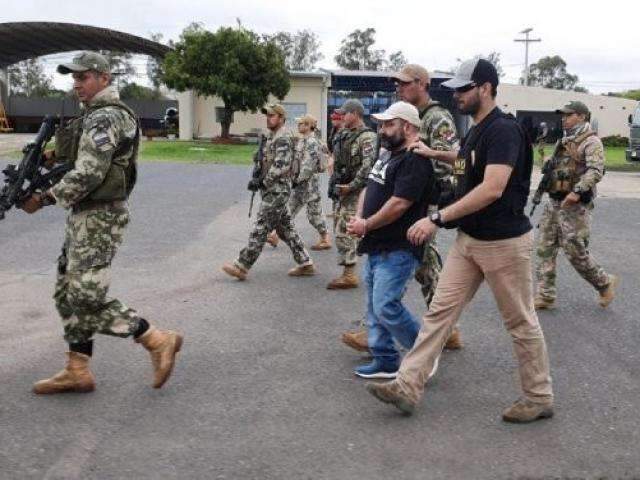 Ministro v&ecirc; PCC debilitado no Paraguai, mas teme guerra com outras fac&ccedil;&otilde;es