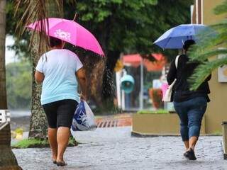 Capital amanheceu sob chuva nesta terça-feira; mau tempo deve perdurar por todo o dia no Estado. (Foto: André Bittar)