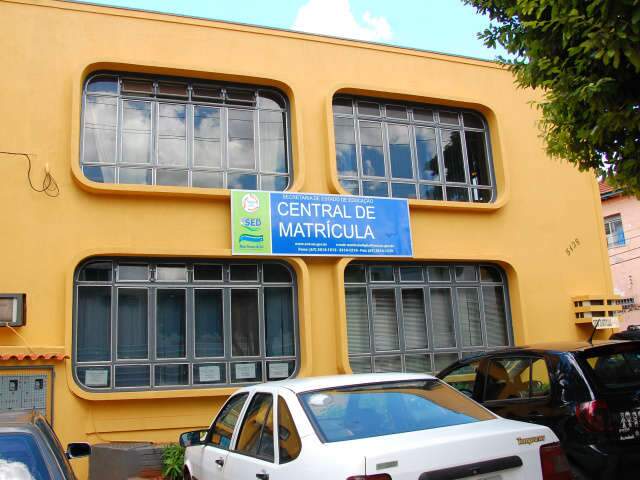  Pais enfrentam problemas para confirmar matr&iacute;cula dos filhos em escolas estaduais