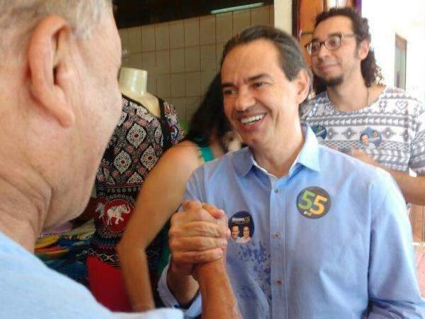 Candidatos ignoram folga no feriad&atilde;o e refor&ccedil;am campanha nos bairros