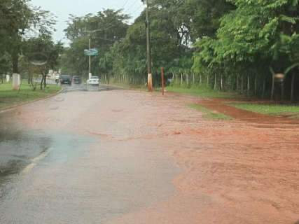  Chuva do começo da tarde prejudica trânsito no Parque dos Poderes