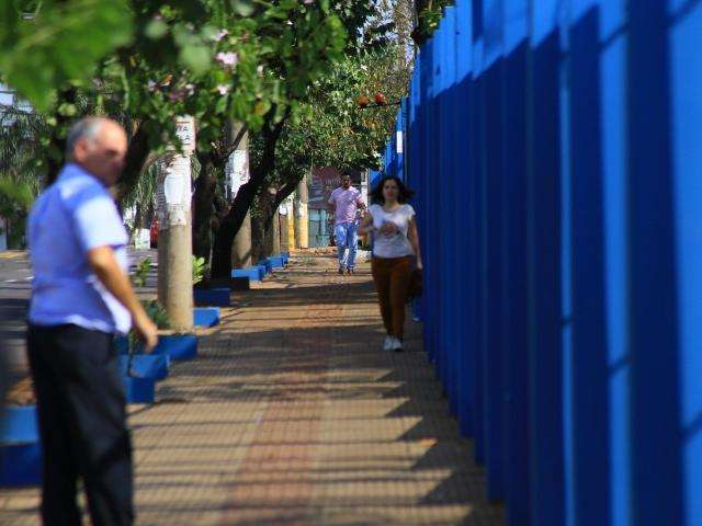 Concorrentes de cargos de n&iacute;vel superior chegam para concurso da Assembleia