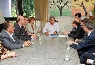 André reunido com empresários espanhóis interessados em investir (Foto: Rachid Waked)
