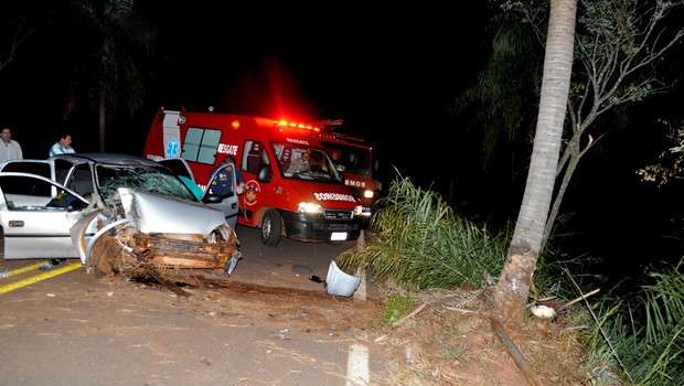 Grupo que voltava de feira agropecu&aacute;ria fica ferido em colis&atilde;o na MS-147