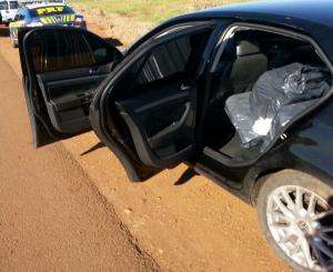 Traficante tenta furar barreira da PRF e acaba preso com 285 kg de maconha