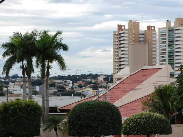  Capital teve m&iacute;nima de 9&ordm;C; em Amambai, term&ocirc;metros marcaram 0,7 graus