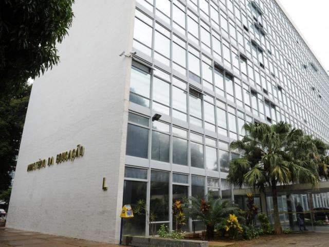 Cursos de gradua&ccedil;&atilde;o do pa&iacute;s poder&atilde;o ofertar at&eacute; 40% de aulas a dist&acirc;ncia