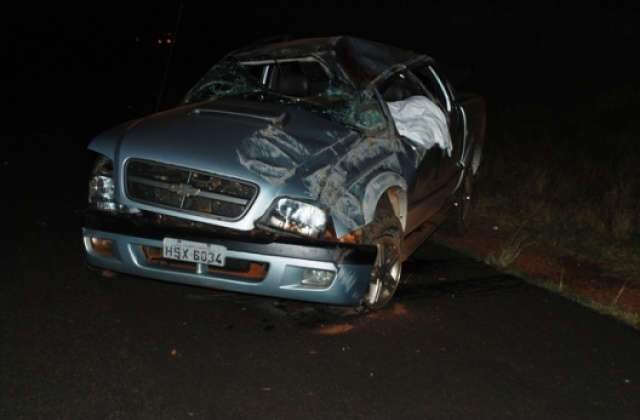  Homem morre ap&oacute;s caminhonete capotar na MS-141 em Ivinhema