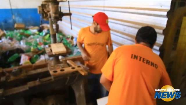 Na M&aacute;xima, s&oacute; 200 dos 2,4 mil presos trabalham, 8% do total