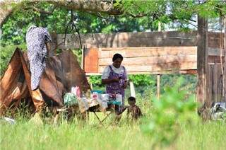 Índios mantêm ocupações há quase um mês em Dourados (Foto: Eliel Oliveira)