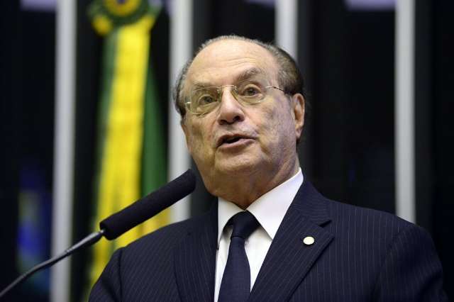 C&acirc;mara dos Deputados cassa mandato de Paulo Maluf