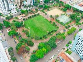 Belmar Fidalgo, no Centro da Capital, está entre os parques disponíveis em programa (Foto: PMCG/Divulgação)