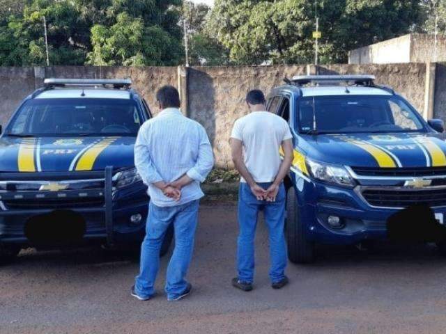 Dupla &eacute; presa suspeita de levar carros alugados para vender na Bol&iacute;via