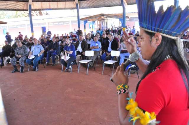 &Iacute;ndios da reserva mais populosa do pa&iacute;s cobram presen&ccedil;a de seguran&ccedil;a