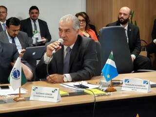 Reinaldo afirma que os 25 governadores presentes fecharam questão quanto a manutenção de Estados e municípios em projeto da reforma (Foto: Subcom/Divulgação)