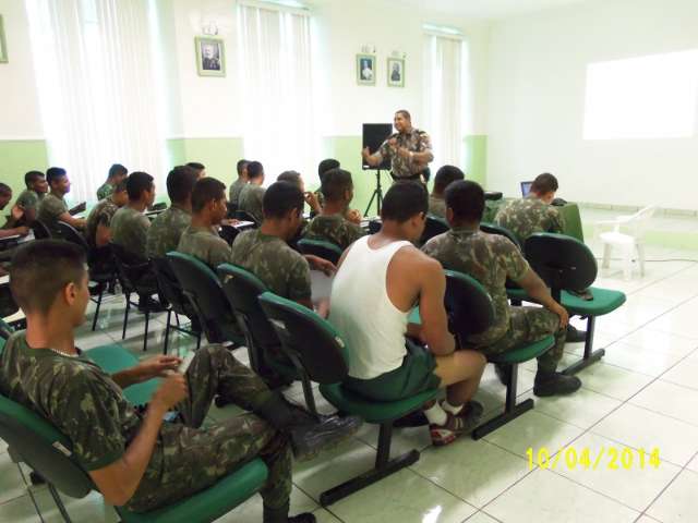 Pol&iacute;cia Militar prepara Ex&eacute;rcito para a&ccedil;&atilde;o em crimes ambientais na fronteira