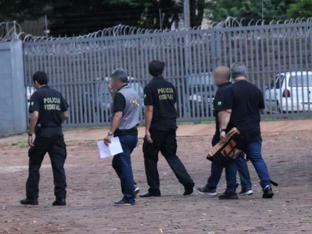 Equipes passam 3 horas vasculhando ag&ecirc;ncias em condom&iacute;nio comercial