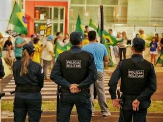 Policiais acompanhando a manifestação que aconteceu no dia 17 de março na Afonso Pena (Foto: Fernando Antunes)