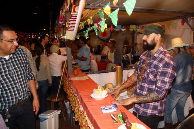 Qualidade dos quitutes do Cas&oacute;rio do Ano compensou a espera na fila 