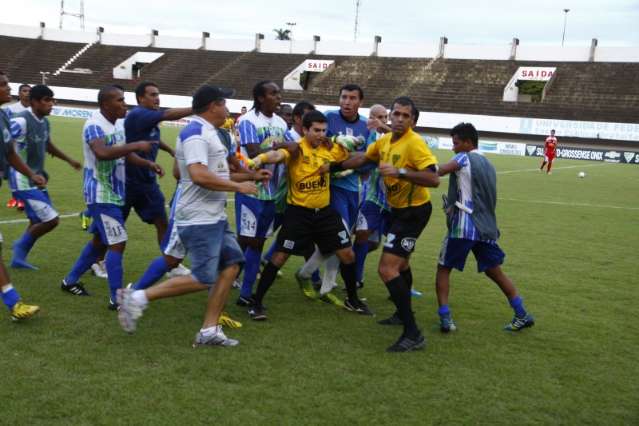 Comercial consegue empate no &uacute;ltimo lance contra o Maracaju em jogo tenso