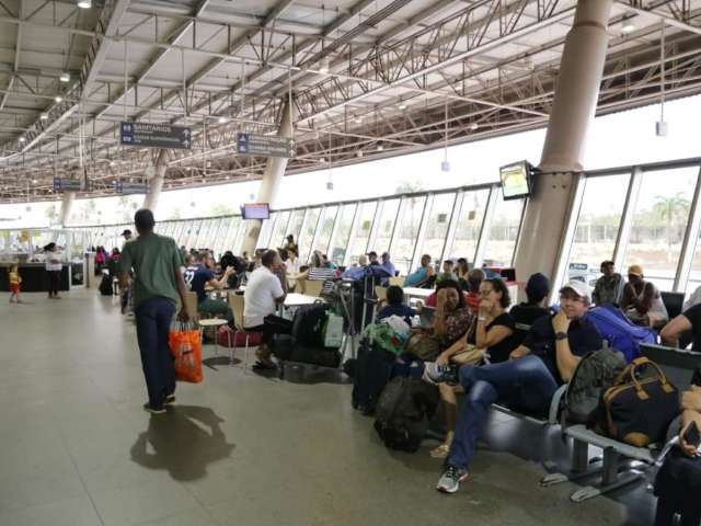 Feriado come&ccedil;a fraco, mas previs&atilde;o &eacute; de 24 mil passageiros na rodovi&aacute;ria