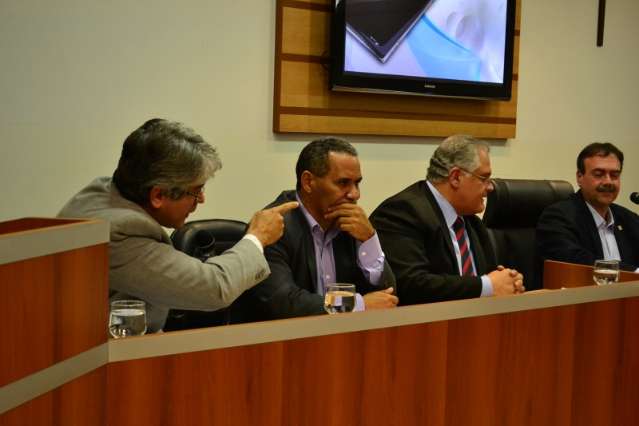 CPI do Calote suspende audi&ecirc;ncia depois de bate-boca de vereadores