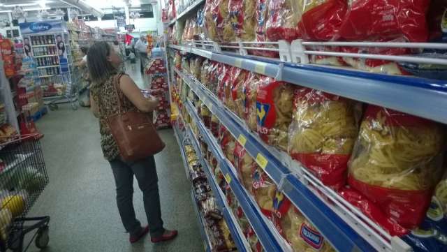 Puxada pelo &oacute;leo de soja e sab&atilde;o em barra, cesta b&aacute;sica sobe 1,7%