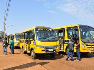 Ônibus voltam a transportar estudantes dos bairros amanhã (Foto: Divulgação)