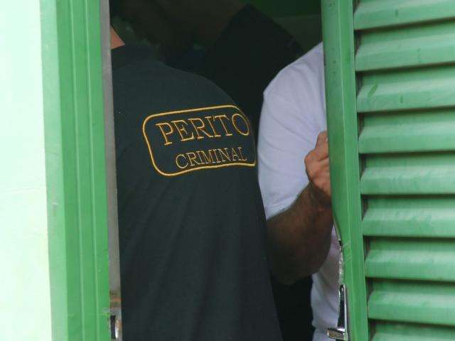 Pol&iacute;cia diz ter suspeito de matar idoso a golpes de barra de ferro